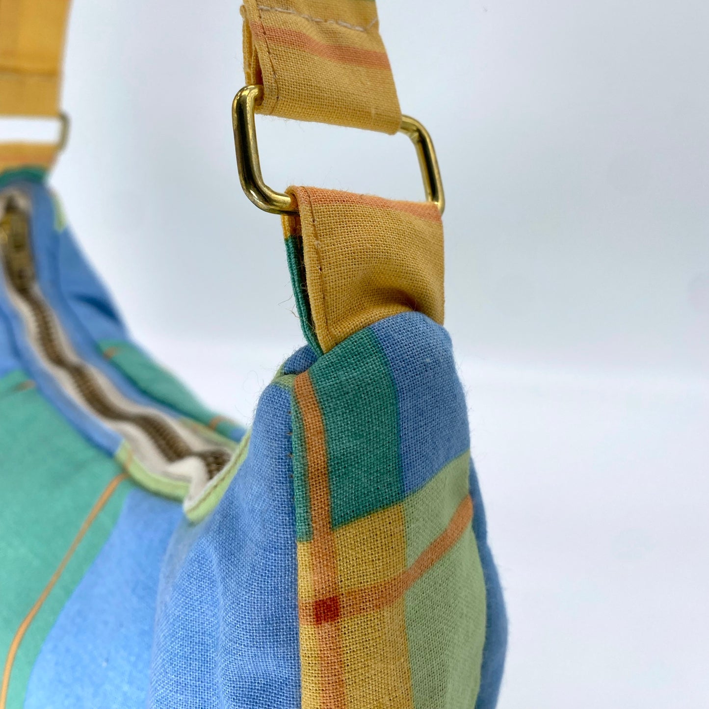 Sac baguette, tendance 2022, sac à main, au meilleur prix, fait main, tissus recyclés, Vendée, meilleur marque, fabrication France, femme, famille fendi, it-bag, le bob unique, bob unique, unique, parfait pour l’été, mini sac de soirée, nouvelle tendance à shopper