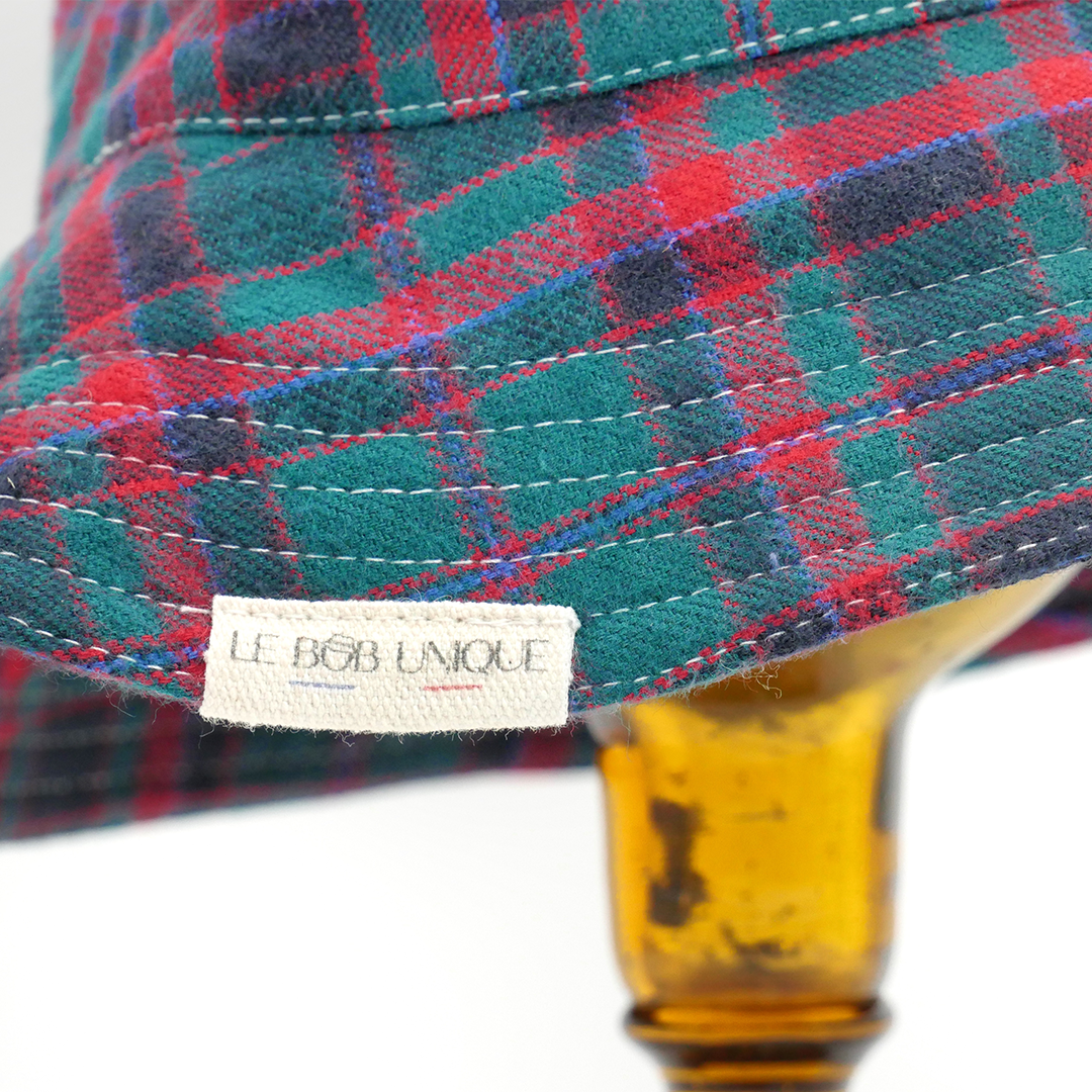chapeau tendance au meilleur prix. Bob femme chi, bob Prada, bob été, bob hiver Bob femme et homme fait en Vendée à la main. Fabrication en France à partir de tissus recyclés. Meilleure marque de bob et tous unique Bucket hat bob possède un prénom