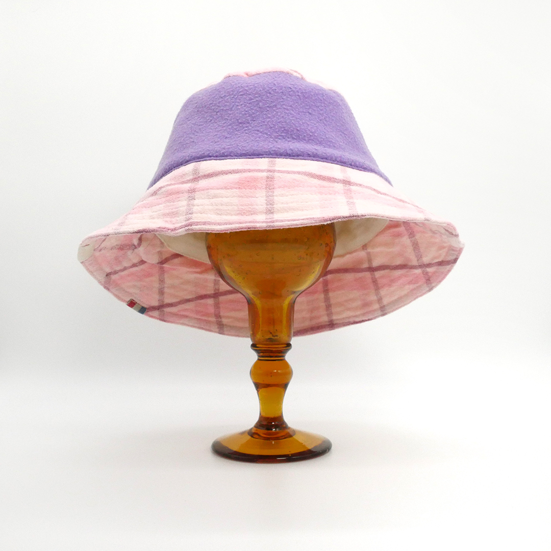 chapeau tendance au meilleur prix. Bob femme chi, bob Prada, bob été, bob hiver Bob femme et homme fait en Vendée à la main. Fabrication en France à partir de tissus recyclés. Meilleure marque de bob et tous unique Bucket hat bob possède un prénom